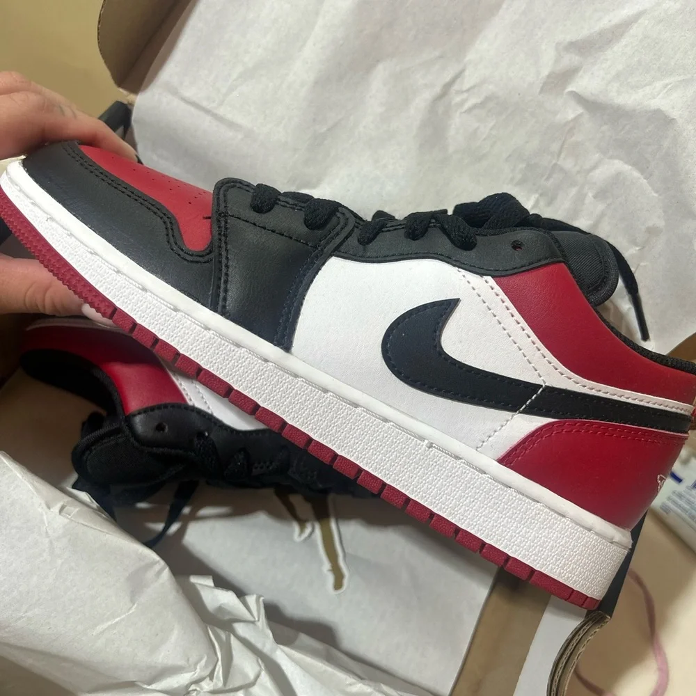 Air Jordan 1 Low Red/White/Black - Picture 3 of 3